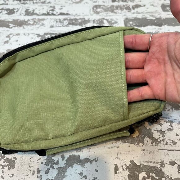L.L. Bean | green travel wallet with strap - Picture 8 of 10